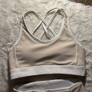 WILO cream and white workout set